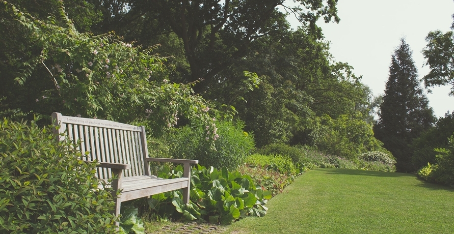 Nachhaltige Gartenmöbel und Klettergerüste für deinen Garten