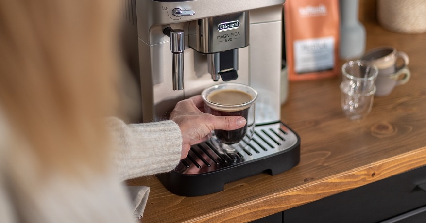 Eine neue Kaffeemaschine - kann das nachhaltig sein? refurbed.de zeigt uns, wie das funktioniert